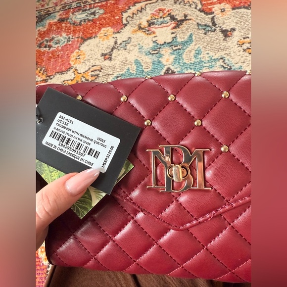 NWT BADGLEY MISCHKA Crossbody with Diamond Quilting - Picture 7 of 8